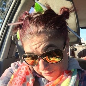 Meet your Posher, Kayla